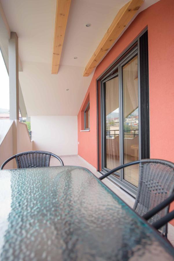 Ferienwohnung New Loft Polixeni Ioannina Exterior foto